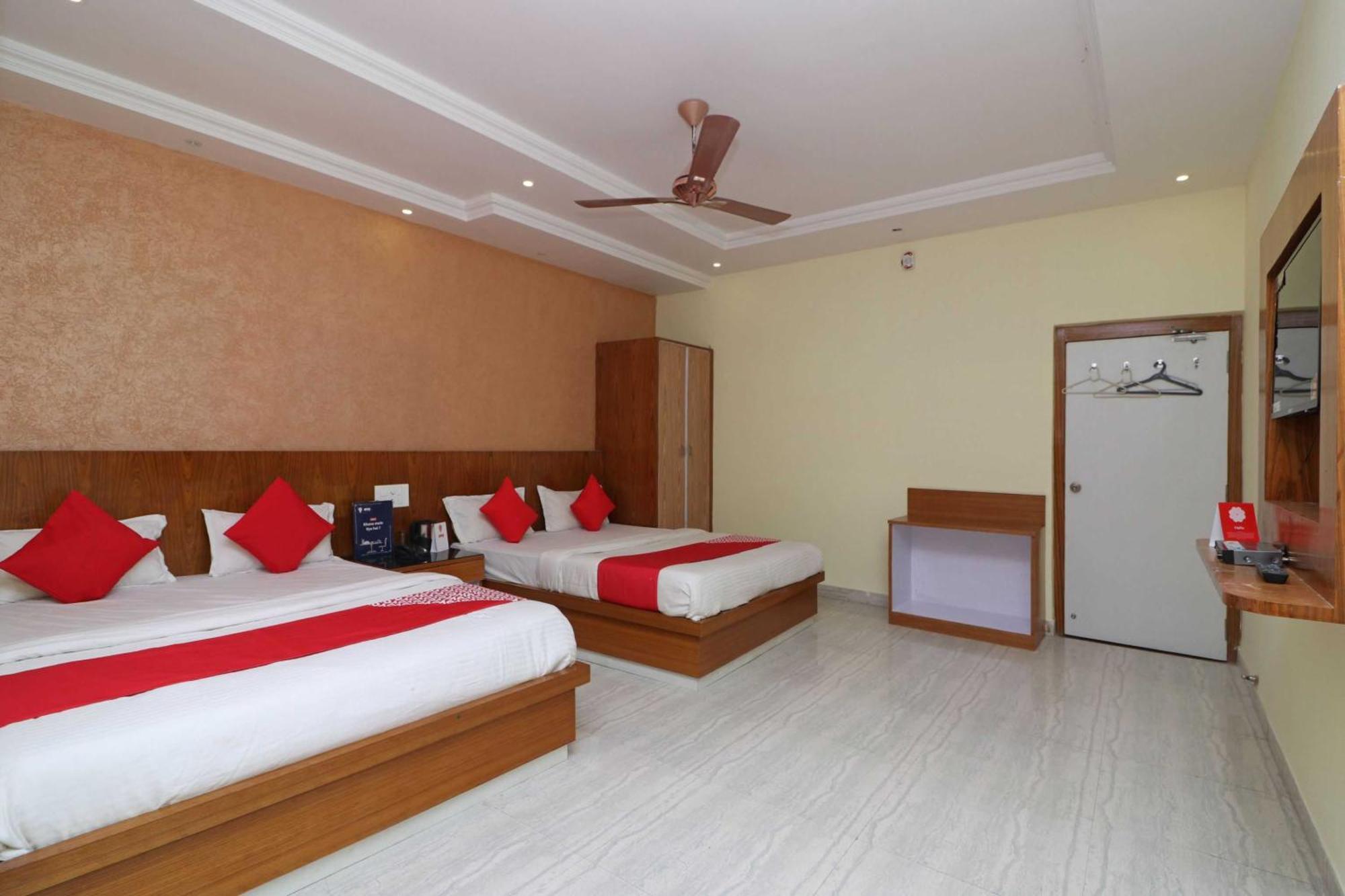 Hotel O G K Palace Bodh Gaya Exterior foto