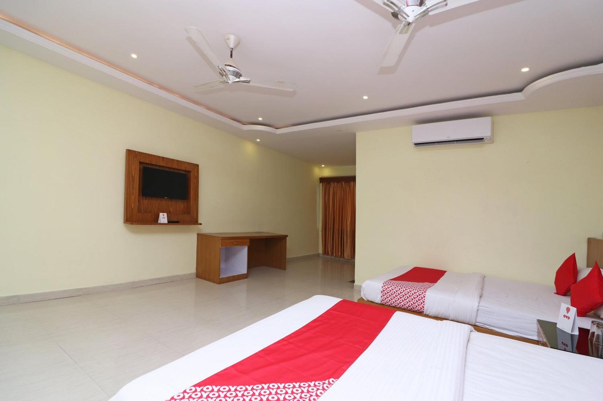 Hotel O G K Palace Bodh Gaya Exterior foto